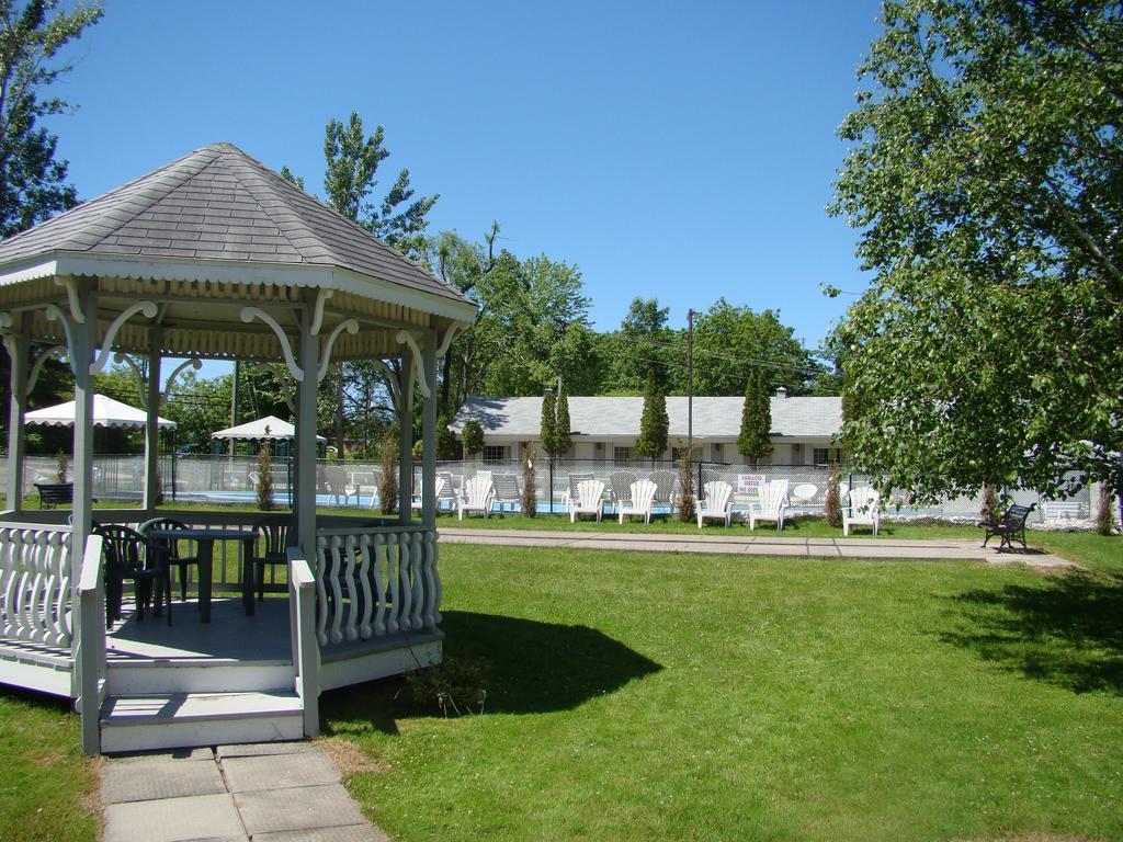 Colonial Resort-1000Islands Gananoque Kültér fotó